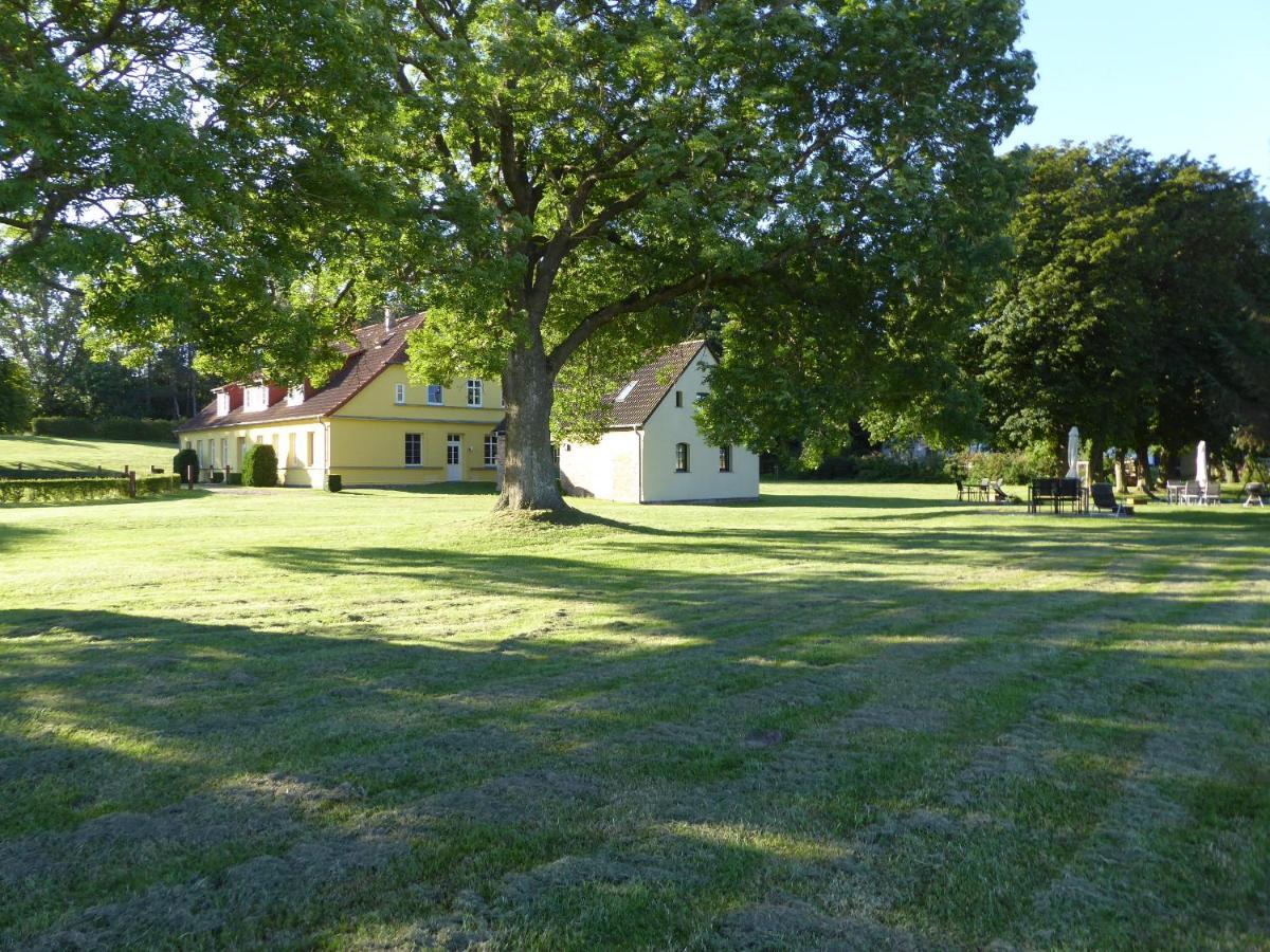 Ferienhaus Gut Rattelvitz Insel Ruegen Gingst Luaran gambar